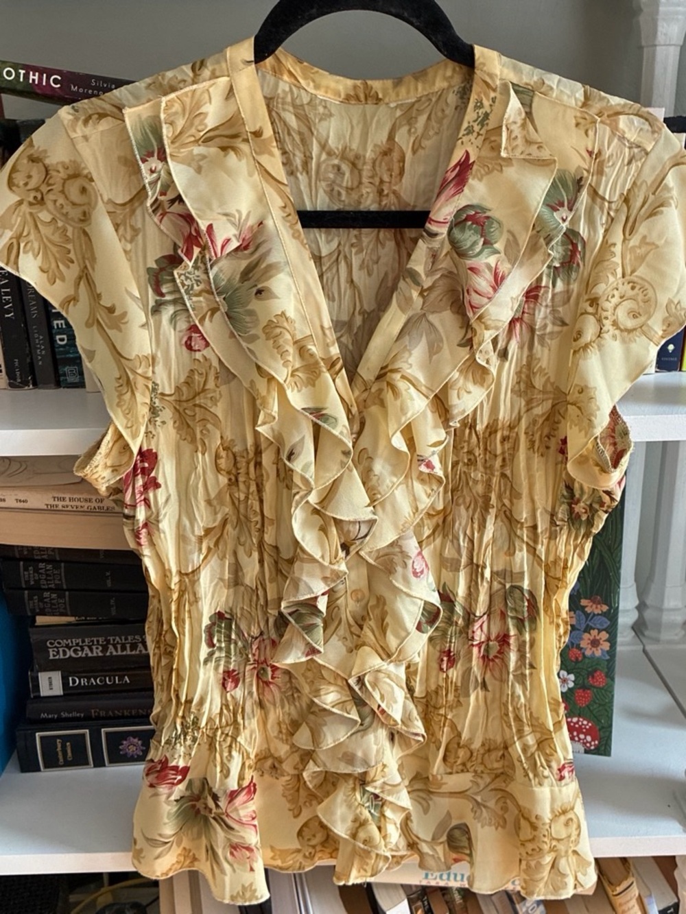 Ruffled Floral V-Neck Blouse in Pale Yellow